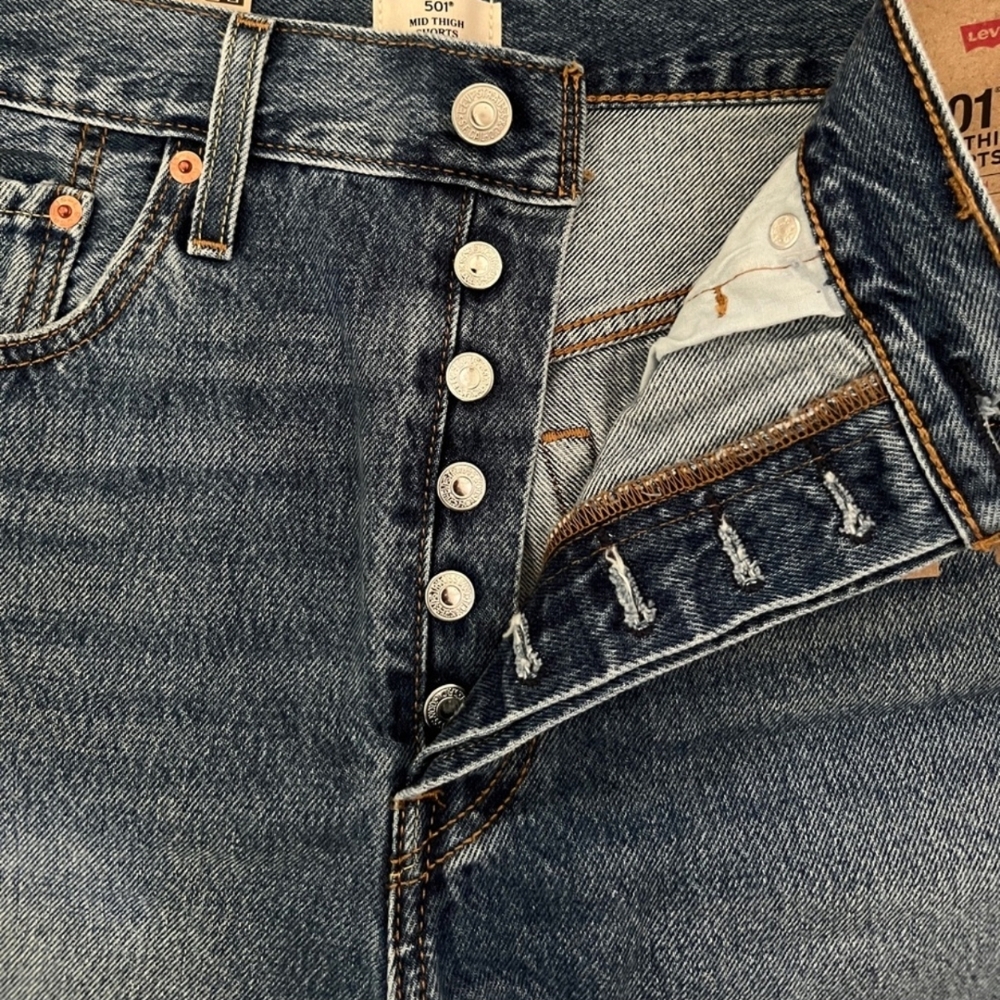 Levi's 501 Mid Thigh Distressed Women's Denim Shorts - Blue New with Tags! - Picture 7 of 9